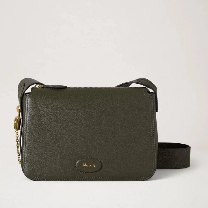 Mulberry Billie Small Classic Grain Juniper Green Tasche aus grünem Leder mit verstellbarem Schultergurt. Modell HH8301/205Q749