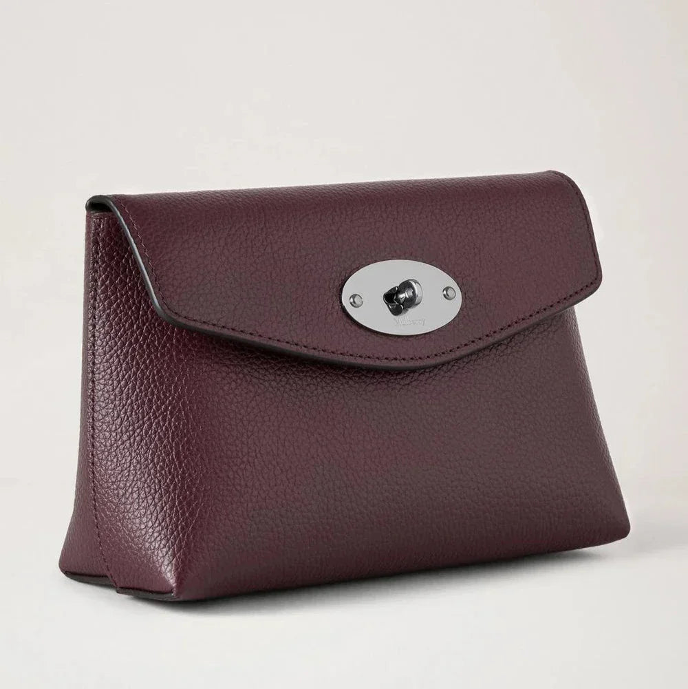 Mulberry Darley Kosmetiktasche Small Classic Grain Black Cherry aus dunkelrotem Leder mit silberfarbenem Verschluss, Modell rl5077205k560