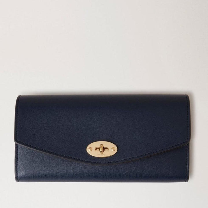 Mulberry Darley Geldbörse Micro Classic Grain Night Sky aus dunkelblauem Leder mit goldfarbenem Schloss, Modell RL7816587U888.