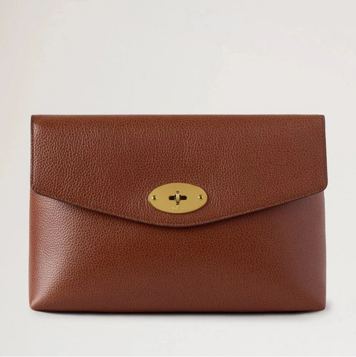 Mulberry Groß Darley Kosmetiktasche Oak Small Classic Grain aus braunem Leder mit goldener Schnalle. Modell RL8853552G110