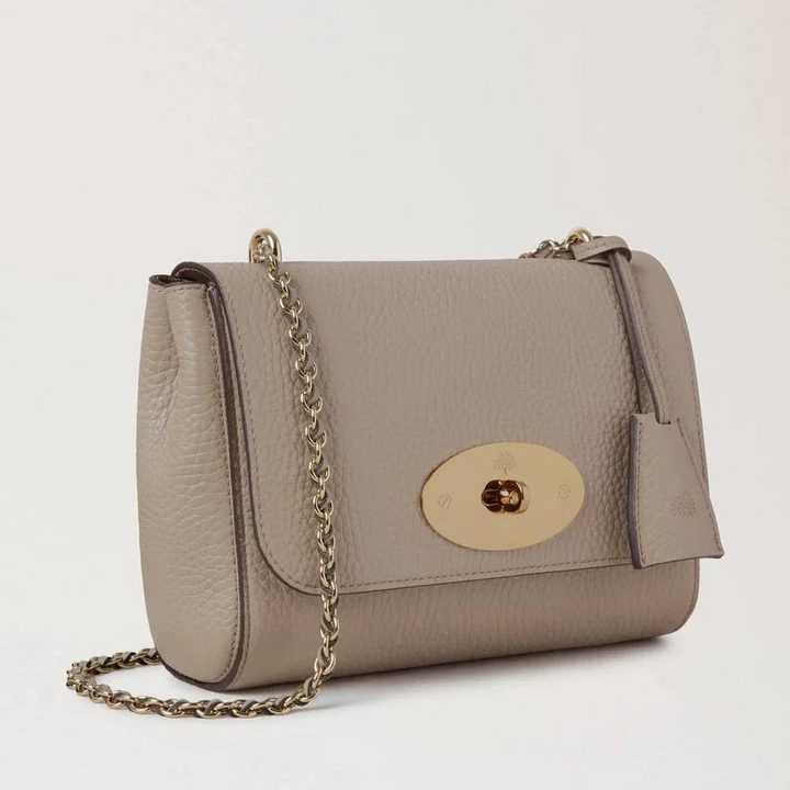 Mulberry Lily Umhängetasche „Cashmere Taupe Heavy Grain“ aus taupefarbenem Leder mit Kettenriemen und goldenem Verschluss, Modell HH6950736F924.
