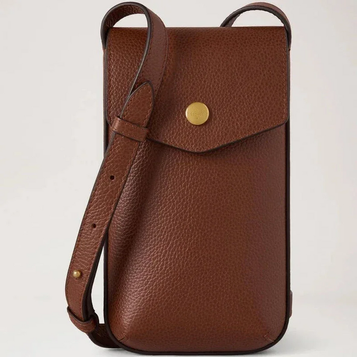 Mulberry Handytasche mit Druckknopf aus Eichenholz in braunem, geprägtem Leder mit Schulterriemen und goldfarbenem Knopfverschluss. Modell RL9007552G110