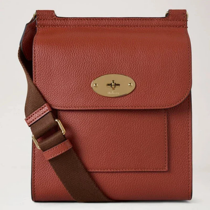 Mulberry Klein Antony rostfarbene Ledertasche mit verstellbarem braunem Riemen und goldener Schnalle. Modell HH5193/205L190