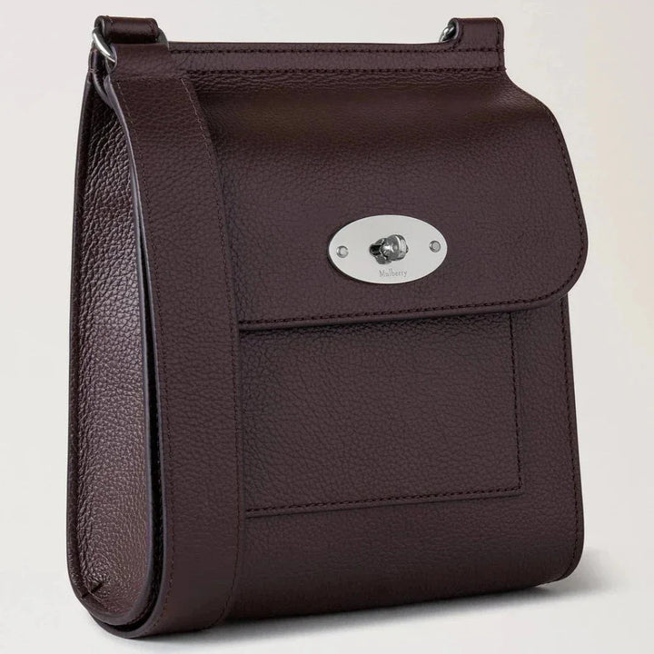 Mulberry Klein Antony Kleines Classic Grain Ebony aus dunkelbraunem Leder mit silberner Schnalle. Modell HH9365205A110.