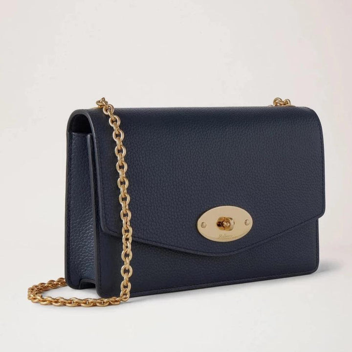 Mulberry Klein Darley Night Sky Small Classic Grain Handtasche aus dunkelblauem Leder mit Goldkette, Modell RL7791205U888.