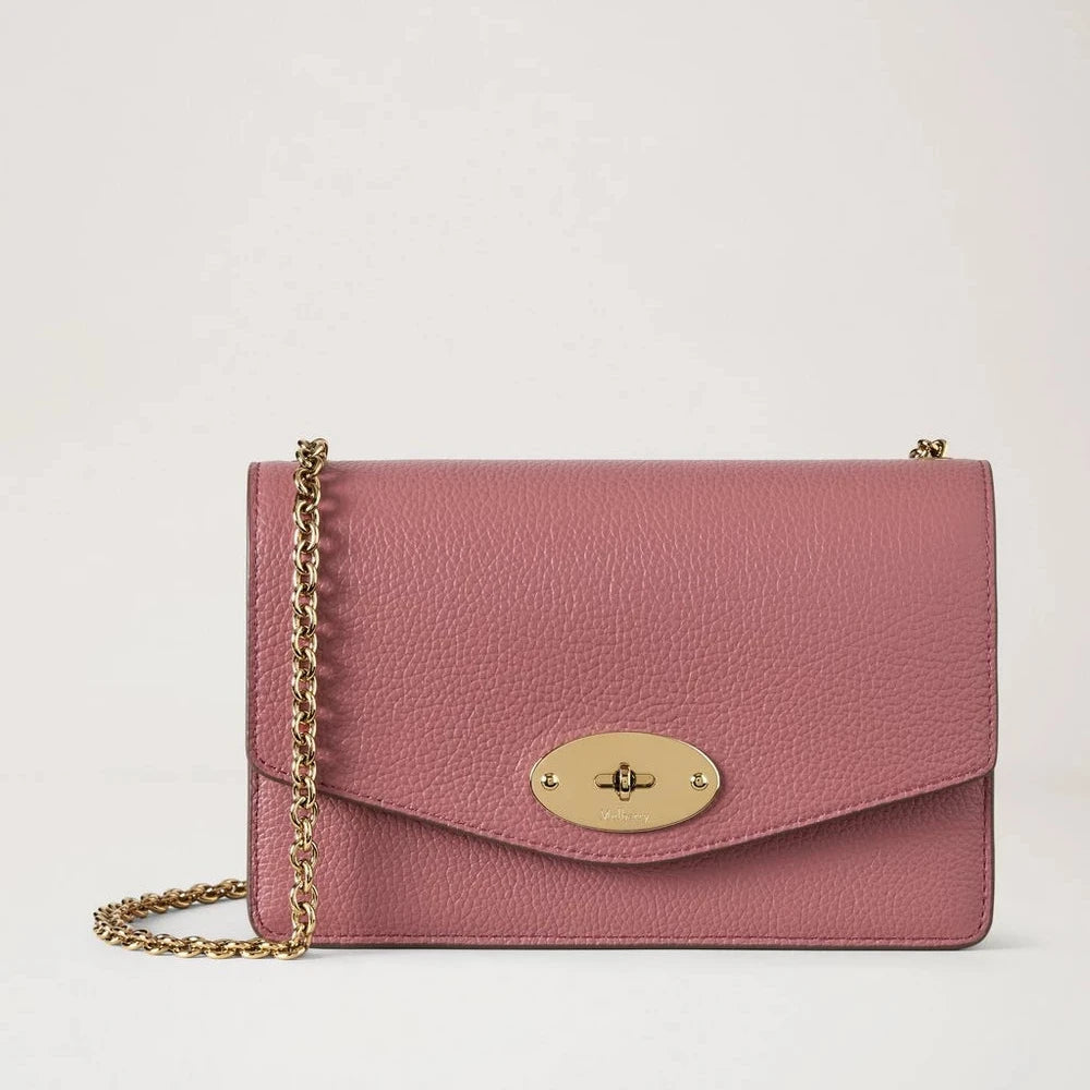 Mulberry Klein Darley Pink Scrumpy aus rosa geprägtem Leder mit goldenem Kettenriemen, Modell RL7791205J647.