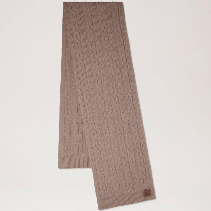 Mulberry Softie Chain Zopfstrickschal aus Ahorn, Zopfstrickschal aus weicher beiger Wolle. Modell VS4760969E631