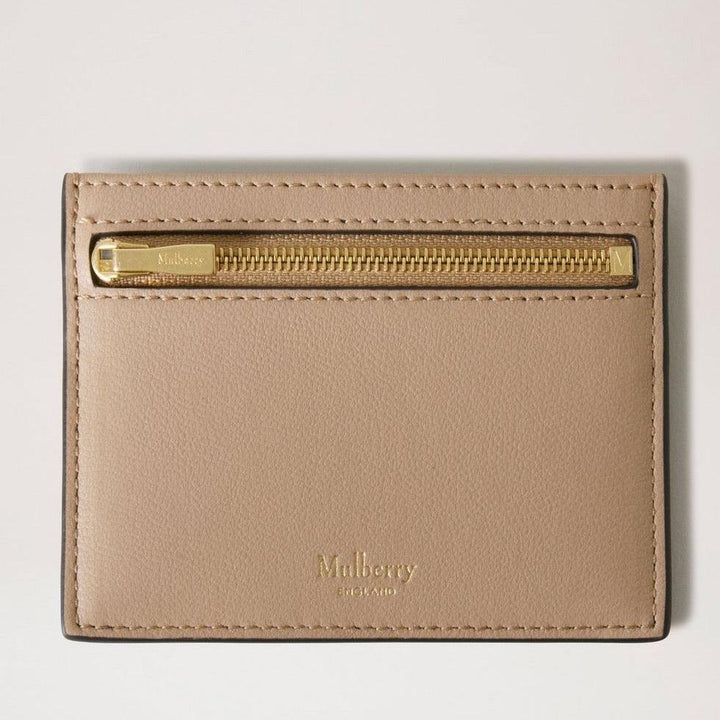 Mulberry Kreditkartenetui mit Reißverschluss aus hellem Leder mit goldenem Reißverschluss, Vorderansicht. Modell RL7840587E631