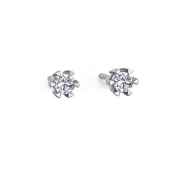 Nuran Star Stud Earring 14kt White Gold 2x0.03ct W/SI zeigt ein Paar elegante Ohrstecker aus Weißgold mit klaren Diamanten. Modell o1964-006hg-1