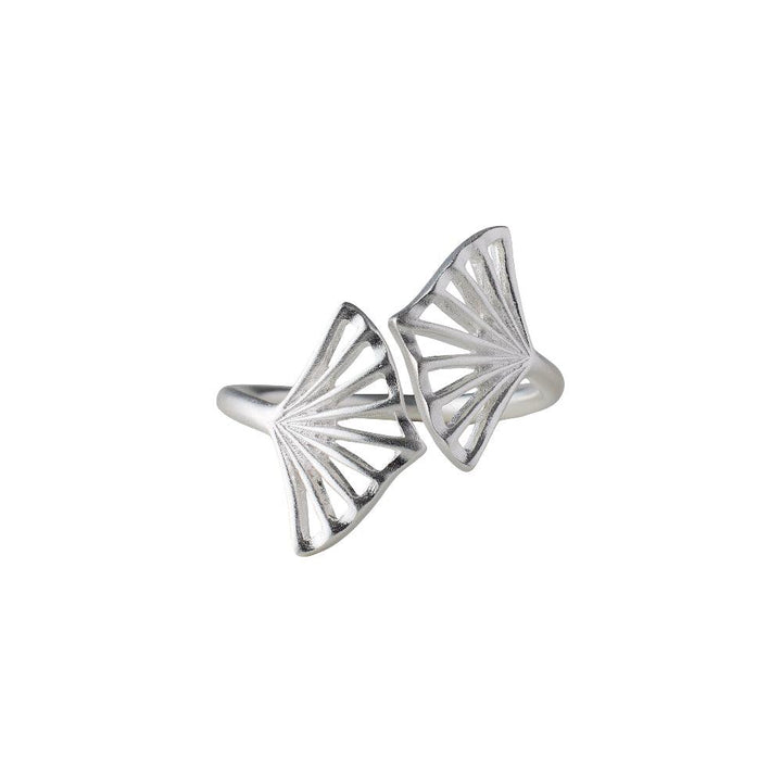 Pernille Corydon Ballerina Silberring mit zwei offenen fächerförmigen Elementen in mattem Silber. Modell R-349-S-003