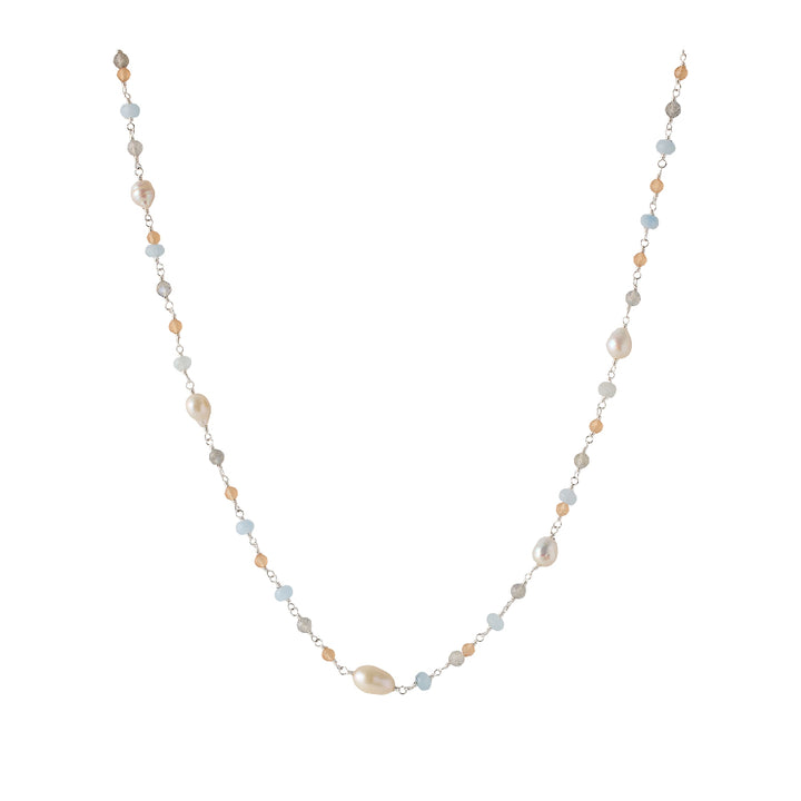 Pernille Corydon Mellow Blue Necklace Silver zeigt eine elegante Kette mit blauen, rosa und weißen Steinen, Modell N-375-s-1.