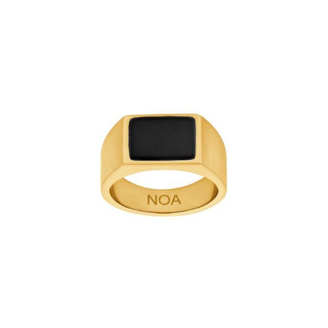 Herrenring „Son of Noa“ aus goldfarbenem Stahl mit schwarzem quadratischem Stein, Vorderansicht. Modell 108400128-001.