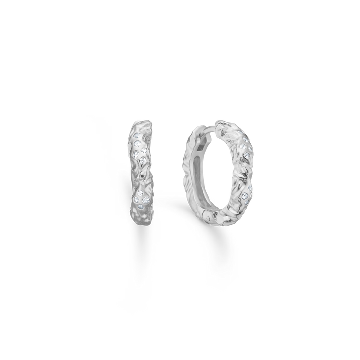 Studio Z Glint Creole in Silber mit strukturierter Oberfläche und funkelnden Steinen, Modell 7117934