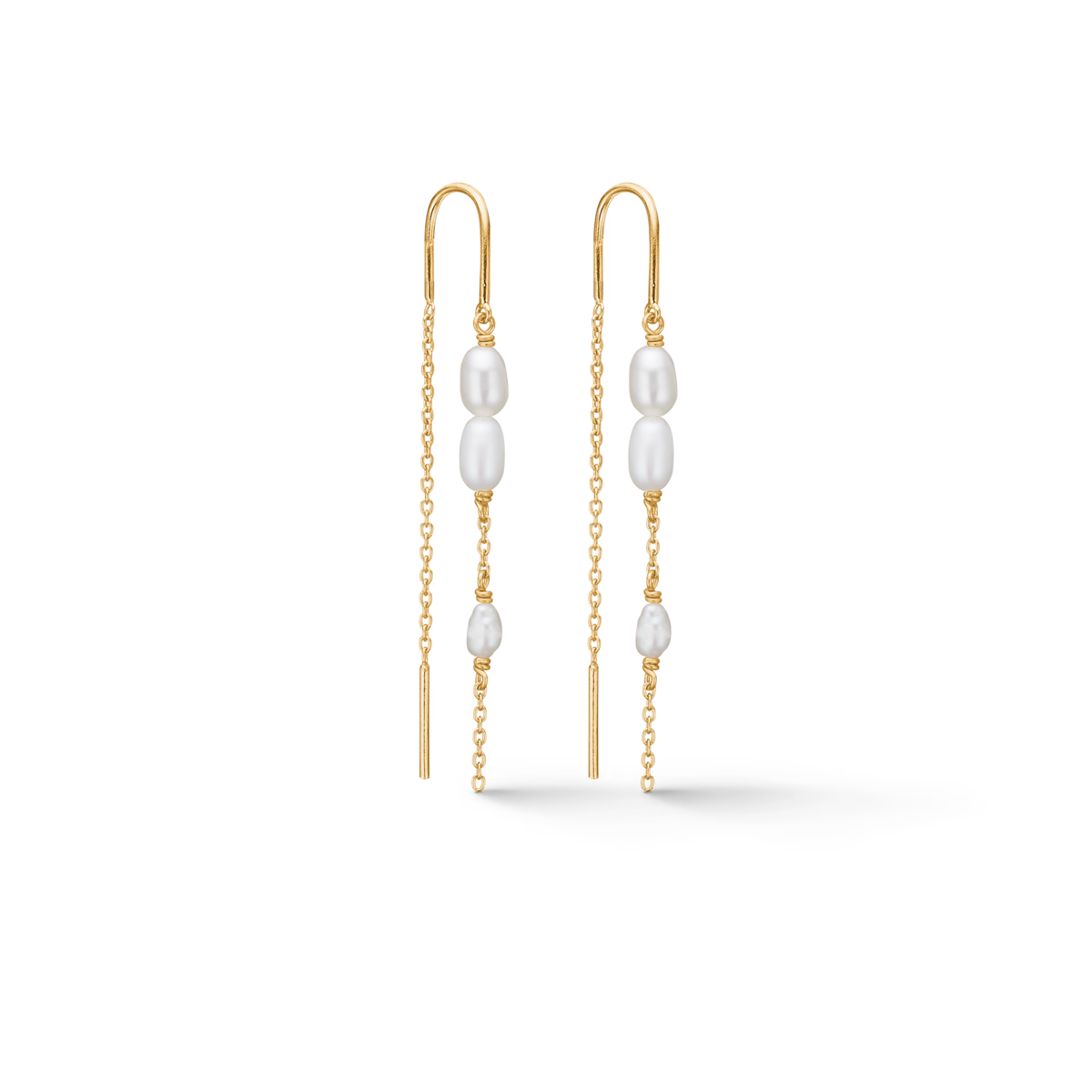 Studio Z Perma Ohrringe aus vergoldetem Silber mit weißen Süßwasserperlen an langen, dünnen Ketten. Modell 7203935-1
