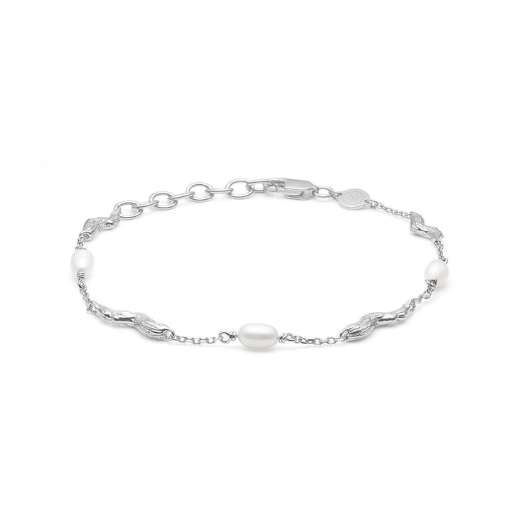 Studio Z Tangled Armband mit Silberkette, gedrehten Gliedern und weißen Süßwasserperlen. Modell 7153825-1