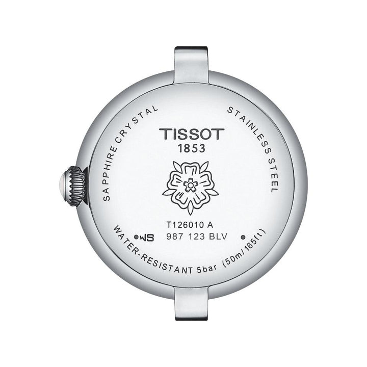 Tissot Bellissima Small Lady T1260101601300 Uhrengehäuse von hinten gesehen aus Stahl mit Scharnier und gravierter Blume. Modell T1260101601300