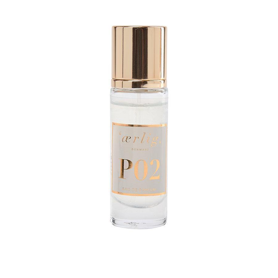 ehrliches Eau de Parfum P02 15 ml mit goldenem Deckel und Etikett, stilvolle und schlichte Flasche. Modell p2-t-1