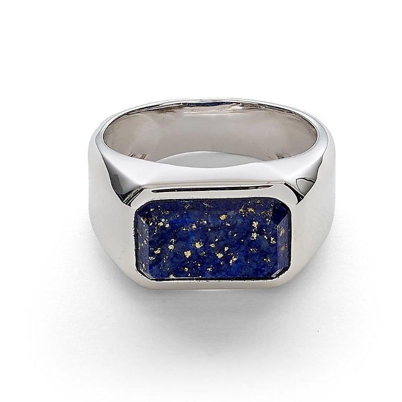 Alexander Lynggaard Ring Hope Signet Lapis Facet zeigt einen Silberring mit blauem Lapisstein, Modell H70021-002-1.