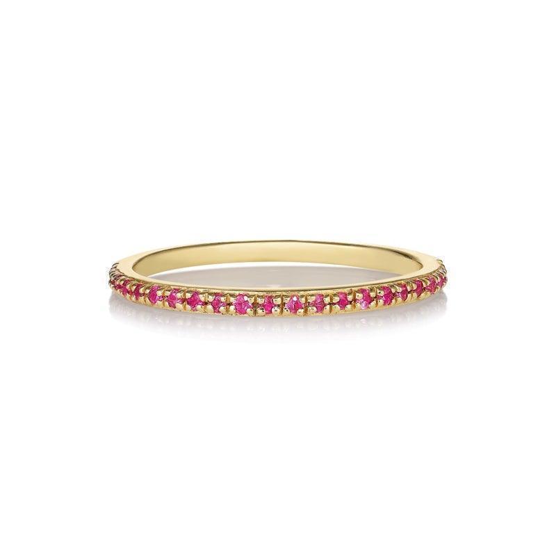 Anpe Atelier Sarah Lil reiner rosa Saphirring aus 14-karätigem Gold mit rosa Saphiren in einem einfachen Goldring, Modell 2468-005-1