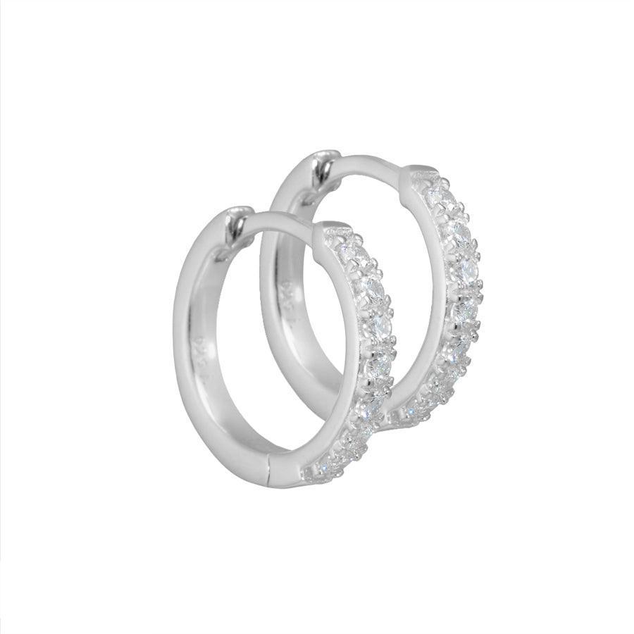 Aqua Dulce Darling Silberohrringe 15 mm, runde Creolen mit klaren Steinen, glänzende Oberfläche. Modell 2290-2290-1