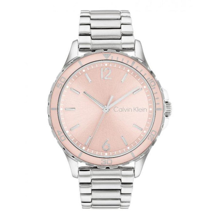 Calvin Klein Lively Damenuhr mit rundem roségoldenem Zifferblatt und silbernem Metallarmband, von vorne dargestellt. Modell 25200096.