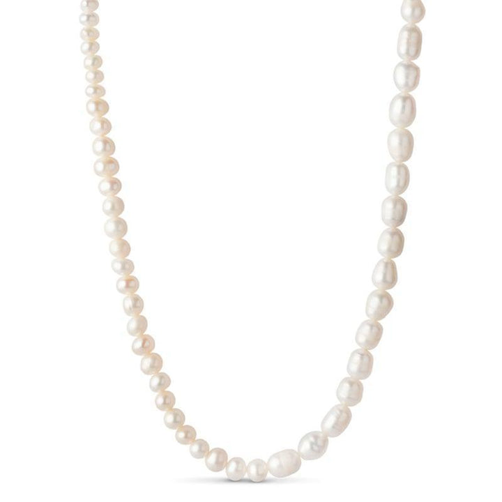 enamel Perlmutt-Halskette in Nahaufnahme mit weißen Süßwasserperlen, eleganter und klassischer Stil. Modell N67G-N67G-1