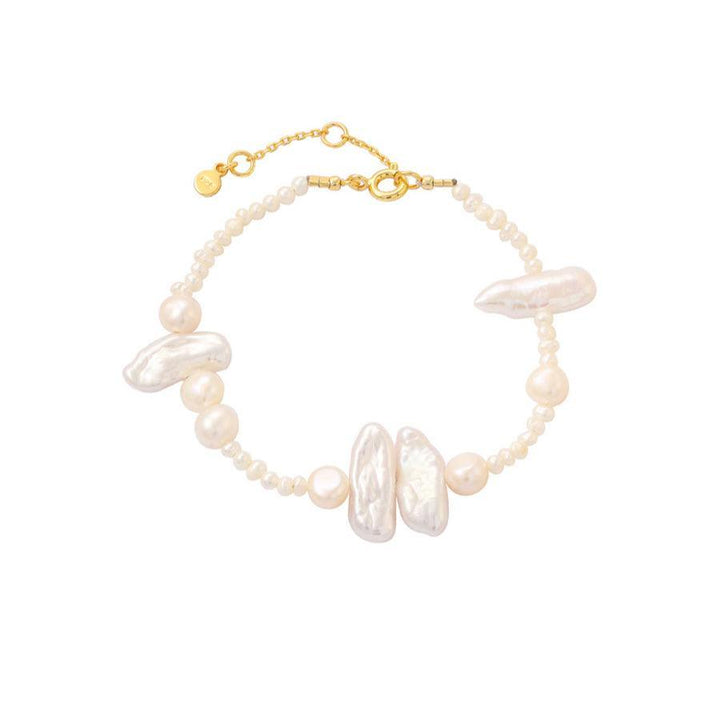 Hultquist Vera Armband Süßwasserperlen versilbert, elegantes Design mit weißen Perlen. Modell S08303G