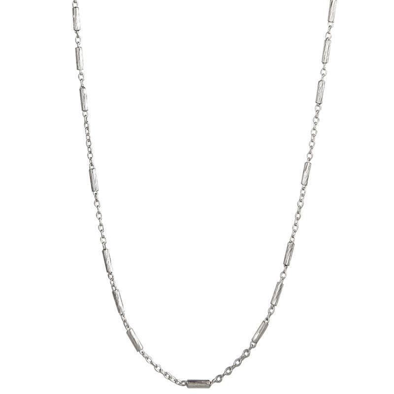 Jeberg Jewellery Nora Halskette aus Silber mit kleinen länglichen Gliedern, schlichter und eleganter Stil. Modell 4560-42-p