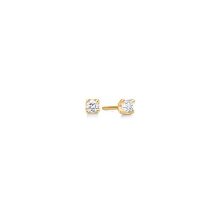 Mads Z 14 kt Crown Diamond Earring 0,18 ct zeigt ein Set kleiner Goldohrringe mit einem klaren runden Diamanten, Modell 1511618-1.