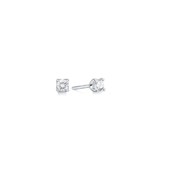 Mads Z 14 kt Crown Diamond Ohrringe 0,30 ct Weißgold zeigt ein Paar einfache quadratische Ohrstecker mit Diamanten, Modell 1611630-1.