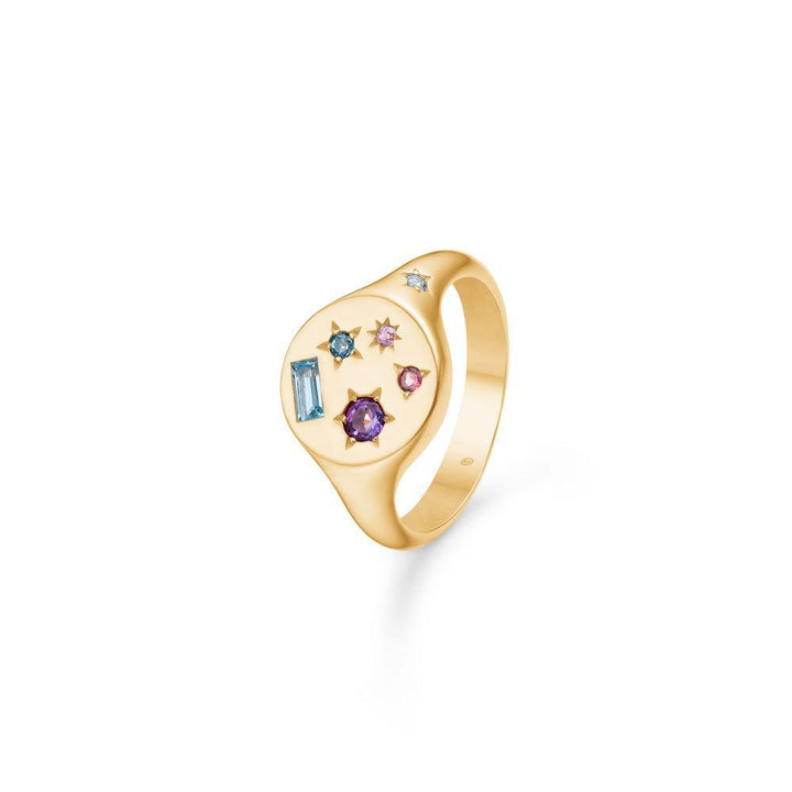 Mads Z 14-karätiger Symphony-Ring in poliertem Gold mit bunten Steinen und einzigartigem Sterndesign. Modell 1546140-001.