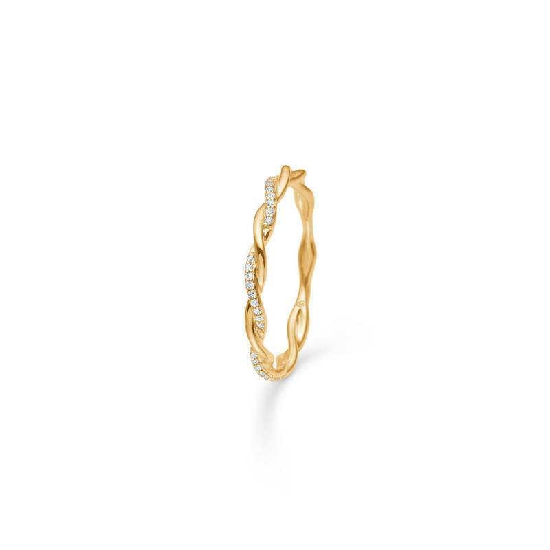 Mads Z 14kt Poetry Twist Ring 0,05ct mit gedrehtem Gold und kleinen Diamanten auf weißem Hintergrund. Modell 1541025-001
