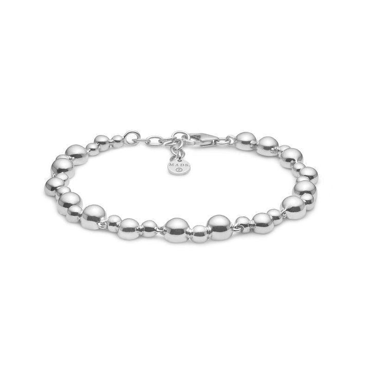 Mads Z Silver Embedded Ball Armband in Nahaufnahme, poliertes Silberkugeldesign, Modell 2150084-1