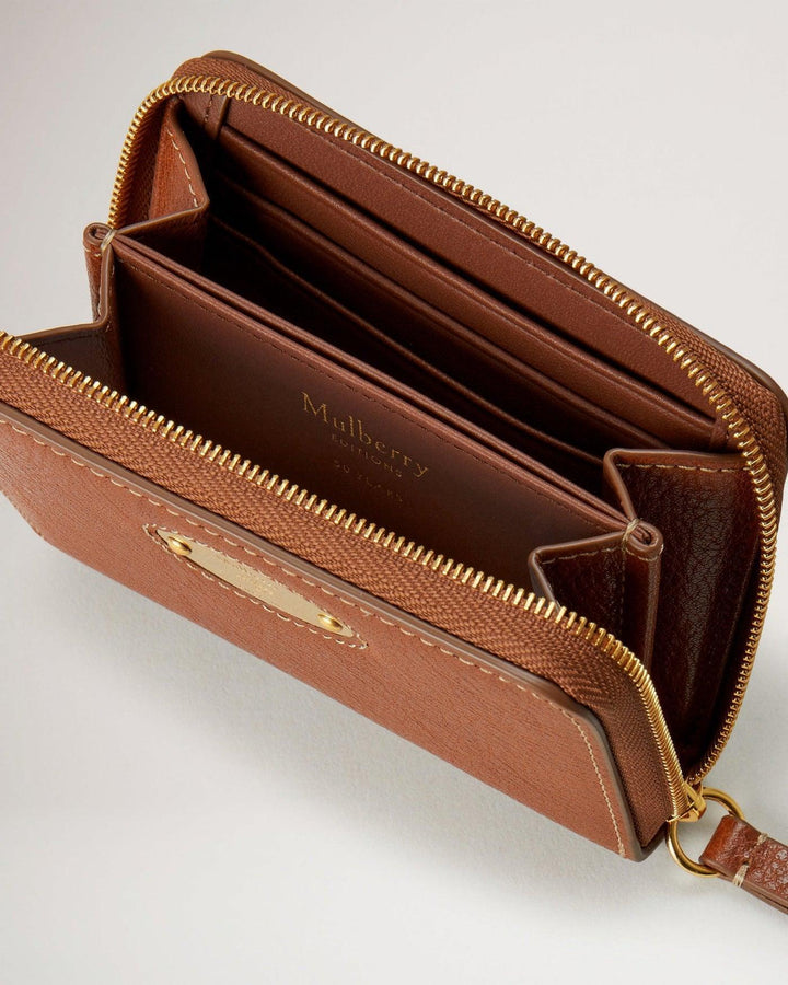 Mulberry Kleine Plakette mit umlaufendem Reißverschluss zeigt braune Lederbrieftasche mit goldenem Reißverschluss und mehreren Fächern, Modell RL7083-275G110
