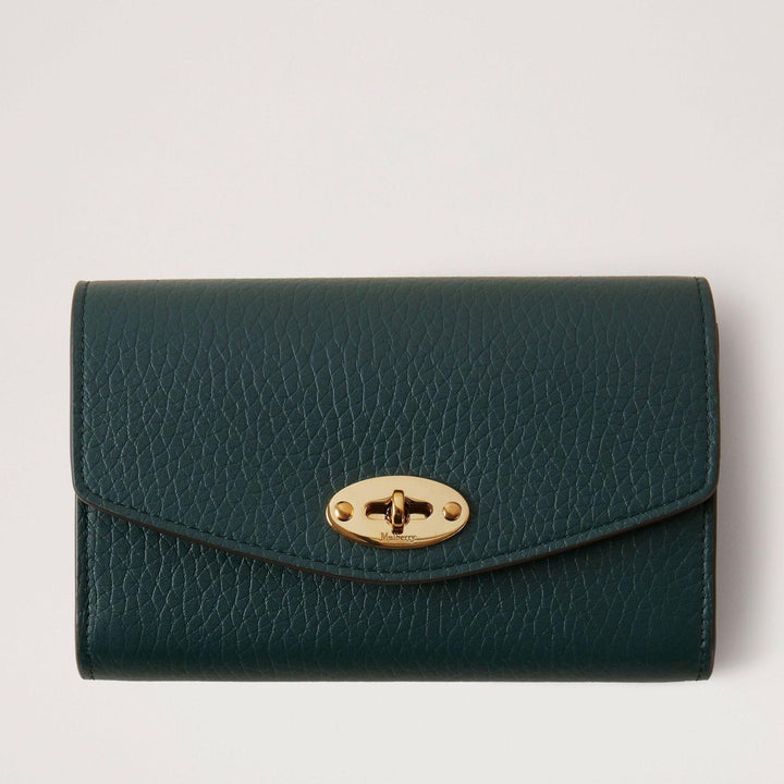 Mulberry Geldbörse Darley Mittelgroße Geldbörse Heavy Grain aus dunkelgrünem Leder mit goldenem Verschluss, Modell RL6540736Q633