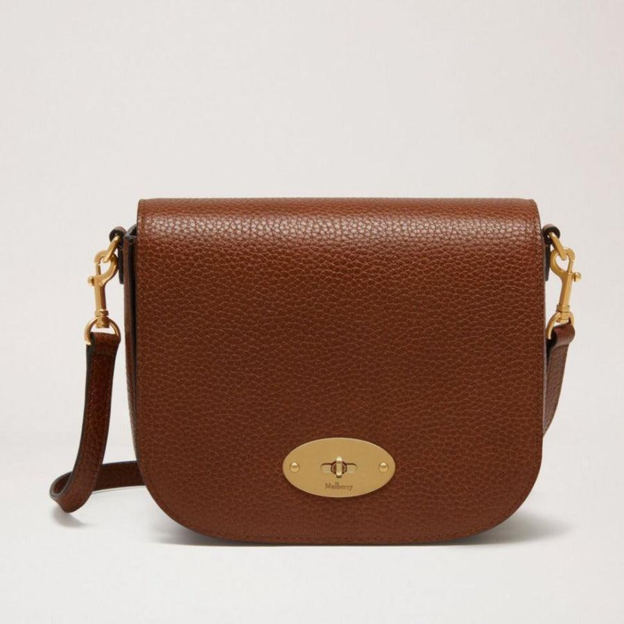 Mulberry Klein Darley Umhängetasche aus Eichenholz in klassisch strukturiertem braunem Leder mit goldfarbener Schnalle. Modell RL7414552G110