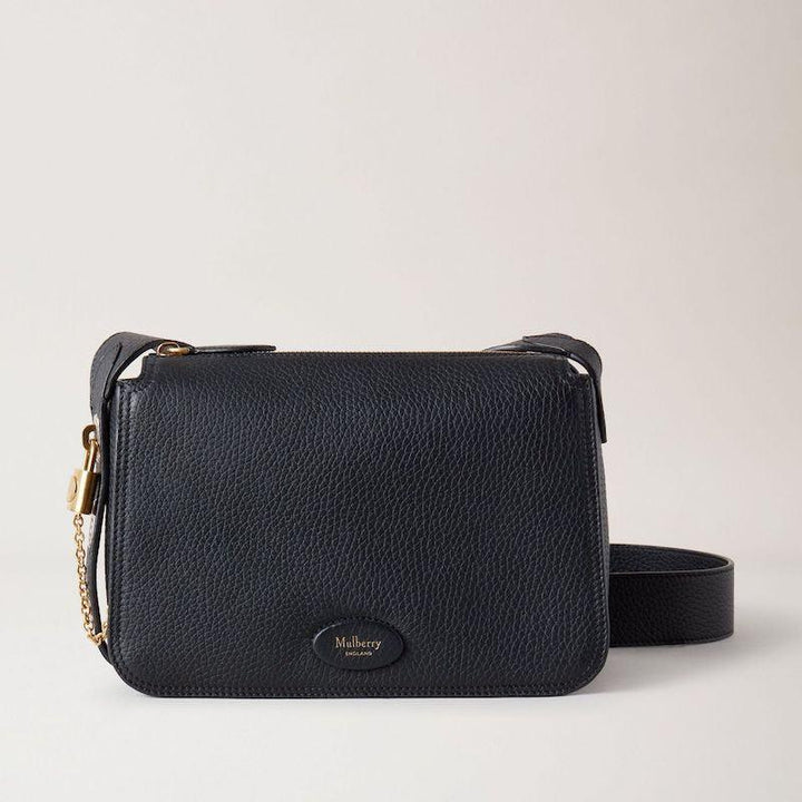 Mulberry Tasche Billie Small Classic Grain Black, elegante schwarze Umhängetasche aus geprägtem Leder, Modell HH8301/205A100