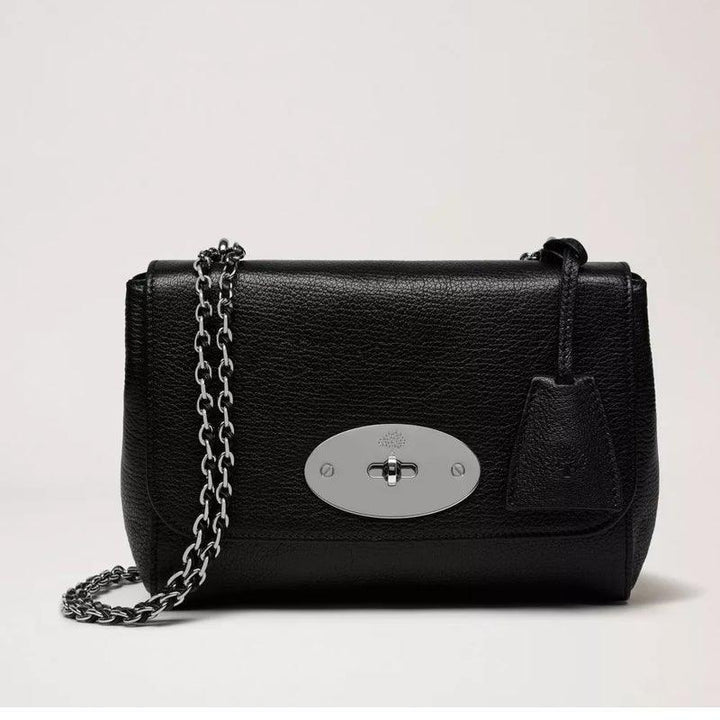 Mulberry Tasche Lily Black Glossy Goat, klassische schwarze Umhängetasche aus glänzendem Leder mit silberner Kette. Modell HH1567874A237