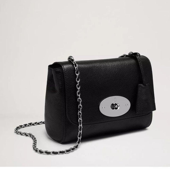 Mulberry Tasche Lily Schwarze glänzende Ziege aus schwarzem Leder mit silberner Kette und Details, Modell HH1567874A237.