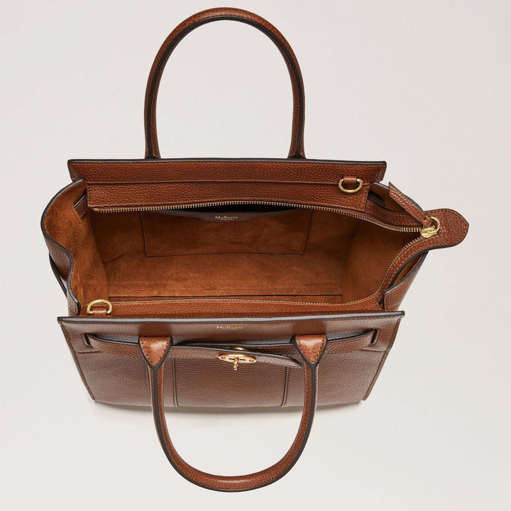 Mulberry Tasche klein mit Reißverschluss Bayswater Eiche mit sichtbarer großer Reißverschlussöffnung, geräumiger Innenraum aus braunem Leder. Modell HH8729552G110
