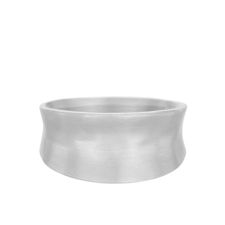 Pernille Corydon Saga Ring in mattem Silber mit organischem, breitem Design. Modell R-411-S-003-1.