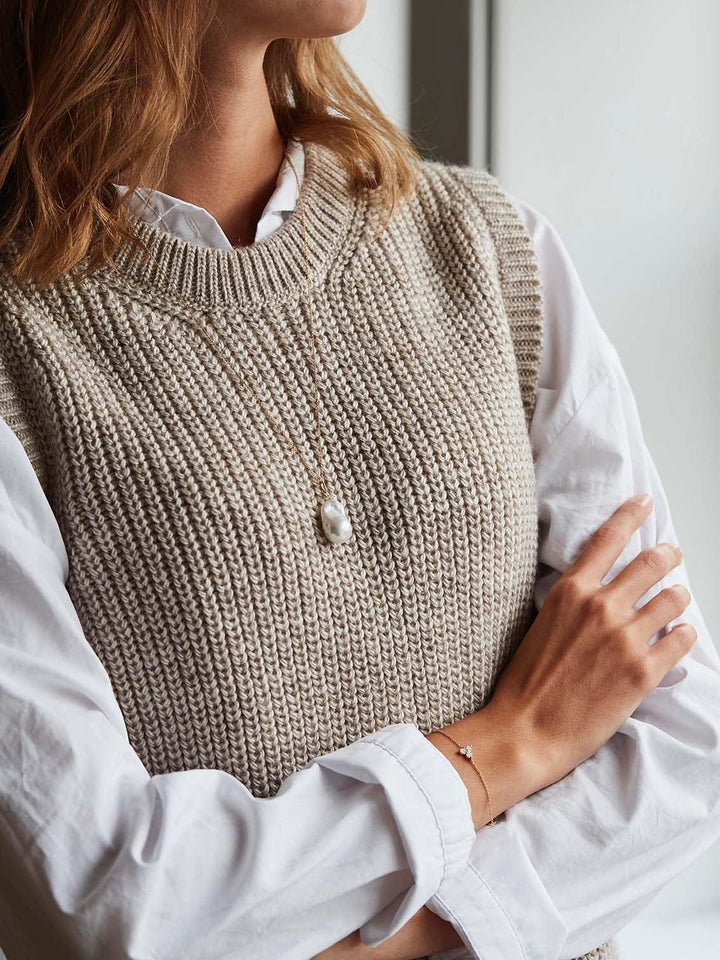 Ro Copenhagen 18kt Fryd perle med diamanter halskæde, vises båret på model, 94414