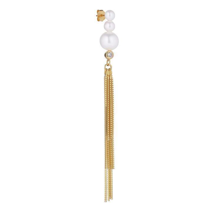 Baila Perle Earring with Chains zeigt elegante Ohrringe in Gold mit Perlen und langen goldenen Ketten. Modell FW2027